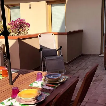 Apartment Loft Con Ampia Terrazza A 500 Mt Da Piazza Bovio. *