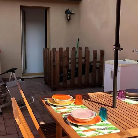 Loft Con Ampia Terrazza A 500 Mt Da Piazza Bovio. Apartment
